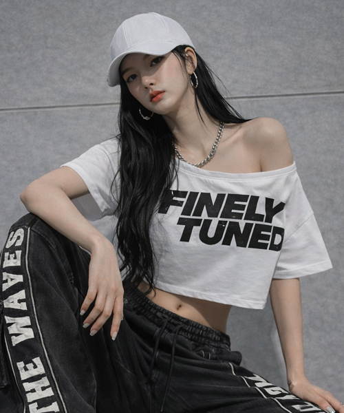 Unique1553 튠 오프숄더 크롭티~