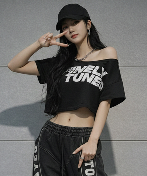 Unique1553 튠 오프숄더 크롭티~